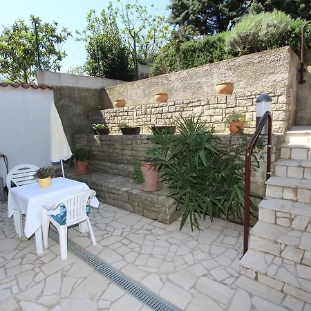 Apartment Irena *