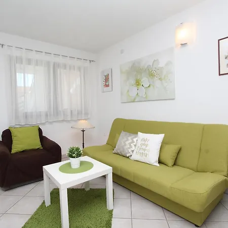 Irena Apartment Pula