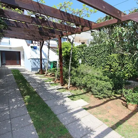 Apartment Irena *