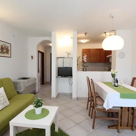 Irena Apartment *